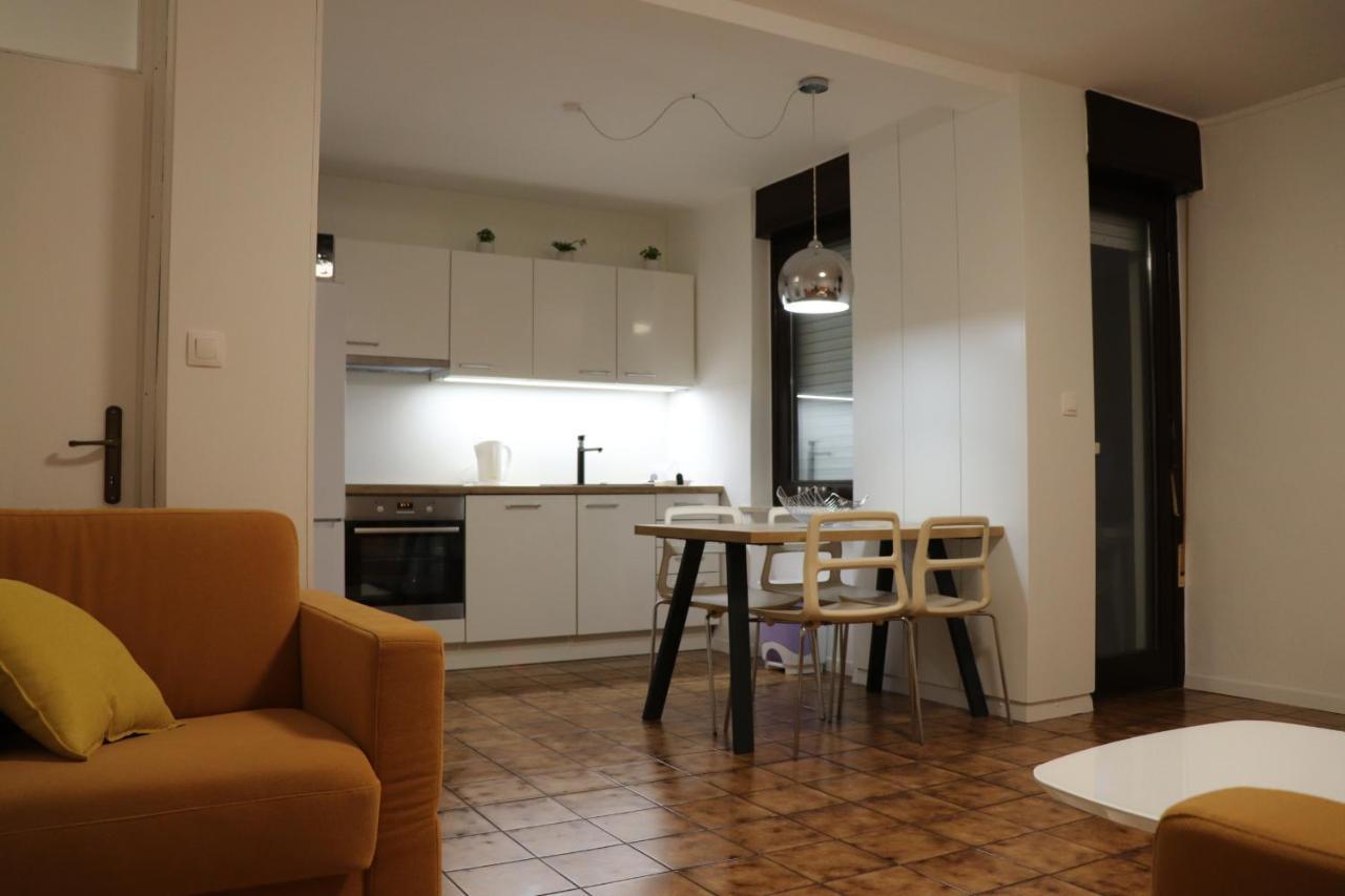 Apartments Zvezdica*** With Garden 赞布雷提亚 外观 照片