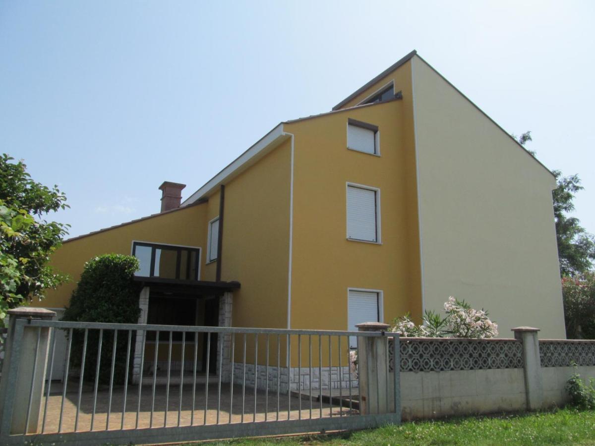 Apartments Zvezdica*** With Garden 赞布雷提亚 外观 照片