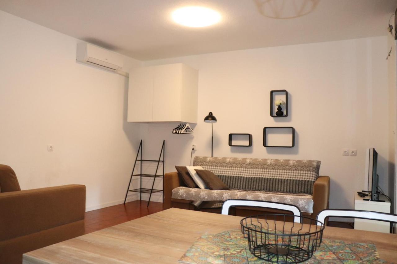 Apartments Zvezdica*** With Garden 赞布雷提亚 外观 照片
