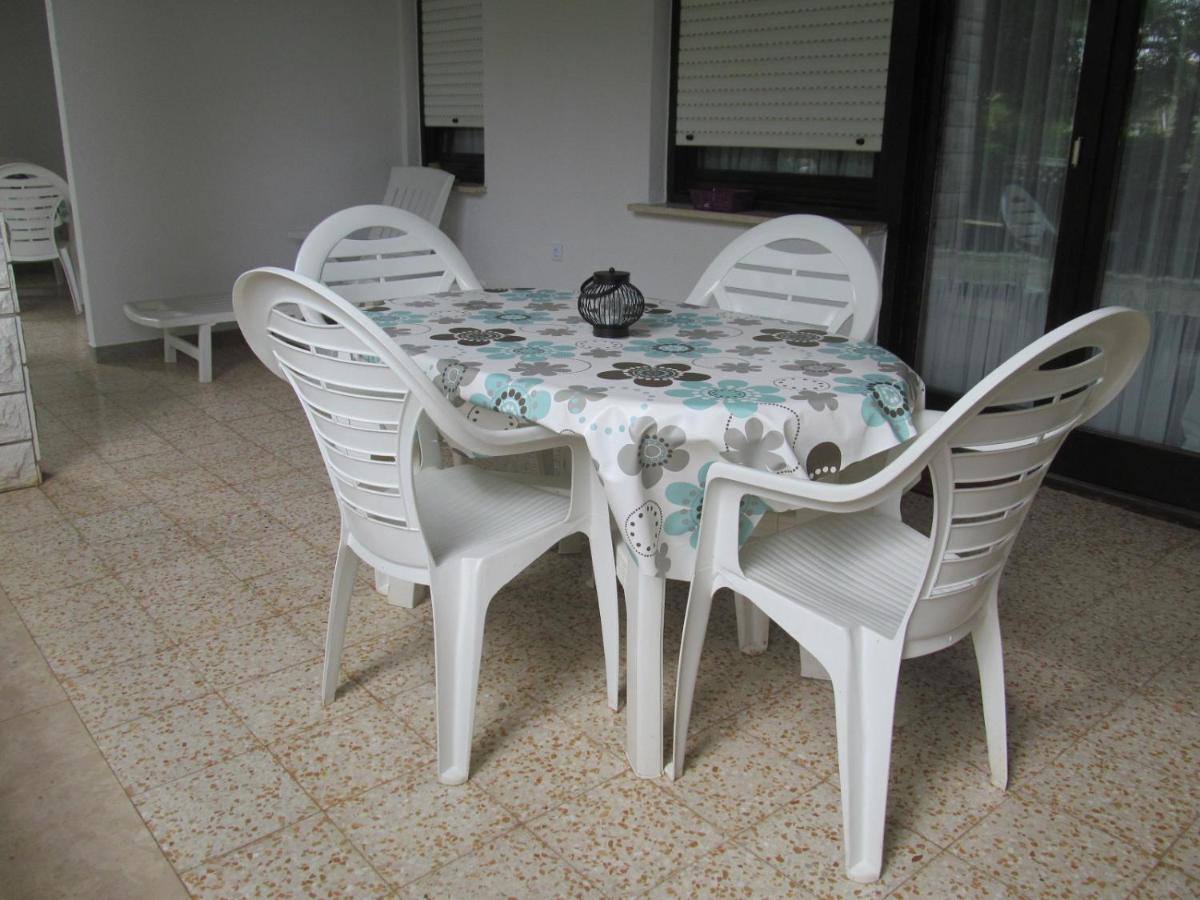 Apartments Zvezdica*** With Garden 赞布雷提亚 外观 照片
