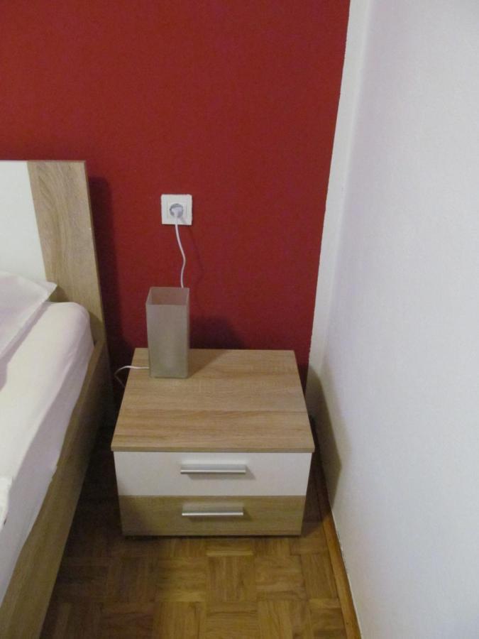 Apartments Zvezdica*** With Garden 赞布雷提亚 外观 照片