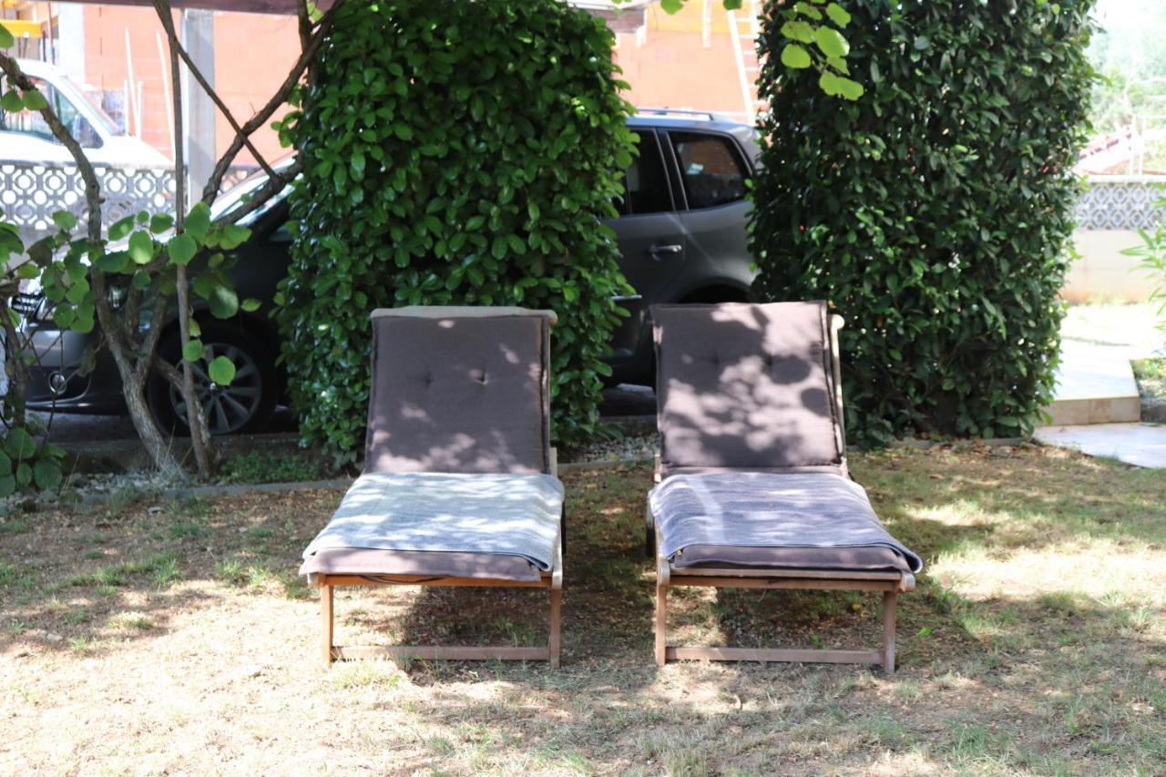 Apartments Zvezdica*** With Garden 赞布雷提亚 外观 照片
